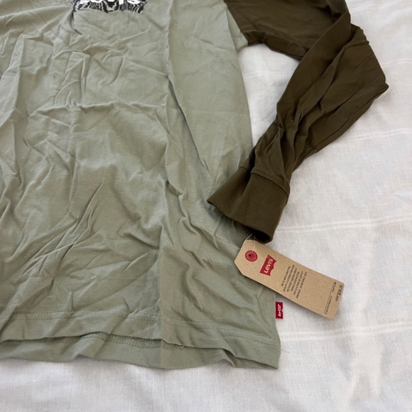 Levis long sleeve top - Picture 3 of 3